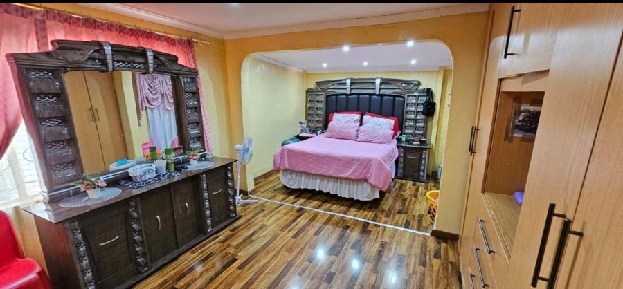 4 Bedroom Property for Sale in Roodepan Northern Cape